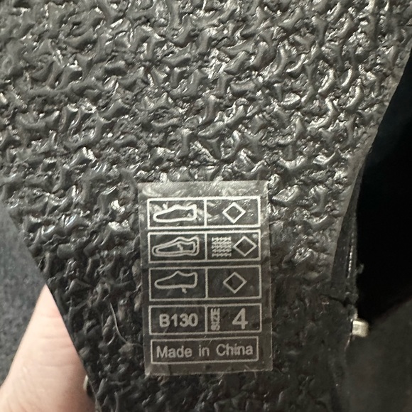 Girls size 4 Blowfish Booties - Picture 8 of 9